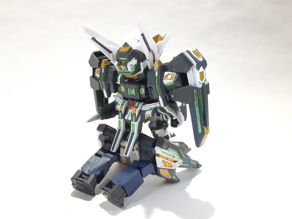 背中のジョイント穴は使用しないので塞ぎました