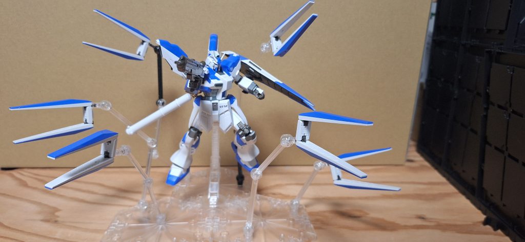 せっかく6基全てを可動ファンネルつけたのでアクションベースを使って