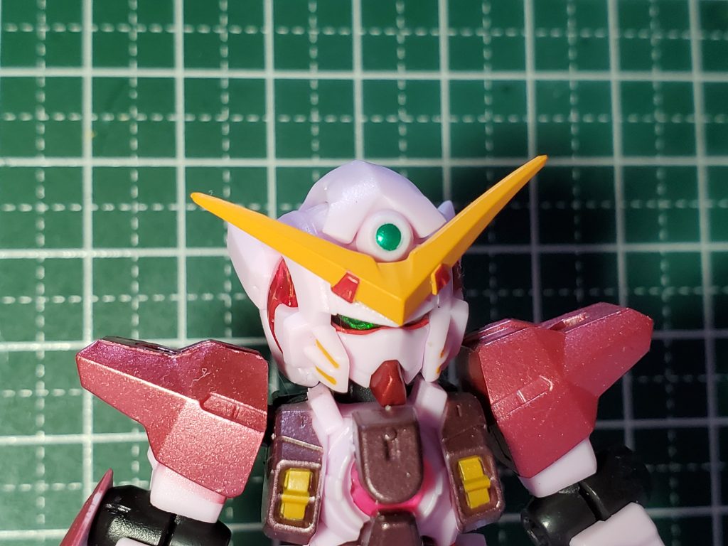 そして、先でもふれましたGNスナイパーライフル使用時の精度向上のため、デュナメスよりガンカメラと開閉機構のあるブレードアンテナをエクシアの頭部に移植。 これにより精密かつ安定した射撃を実現させました。 ま、コレは開閉しませんけどネ🤣