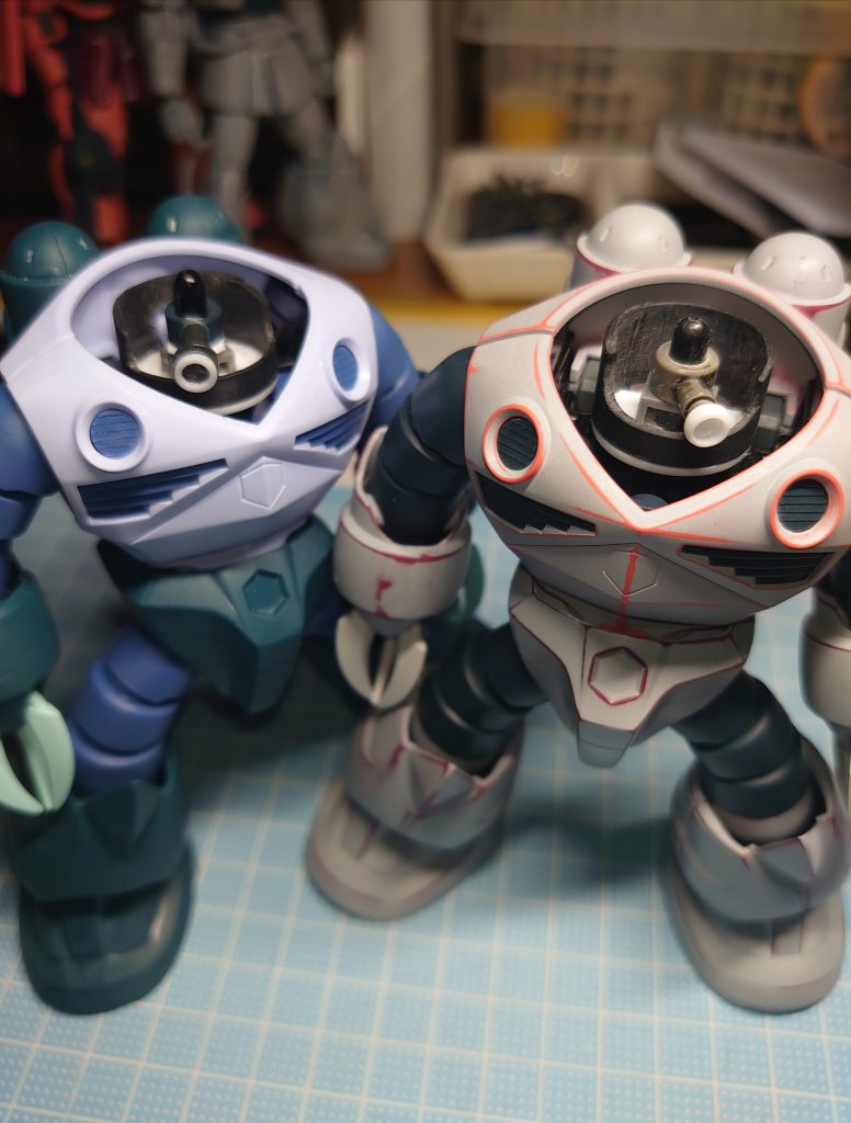 写真では目立たないですが 内部は左右に可動するようにしています。これがほんと 面倒でした(´ρ`)