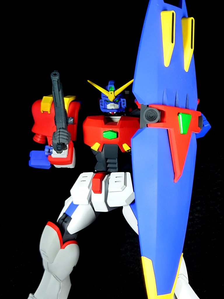 銃と主に移動用の盾ですね。ギガンティックマグナムはかなり使ってた記憶がありマックスターのガンマン要素はしっかり反映されていたと思います。シールドは正直シールドとして使った事はあまりない気がしますがそこはGガンダムですから出番が少ないのも必然か。