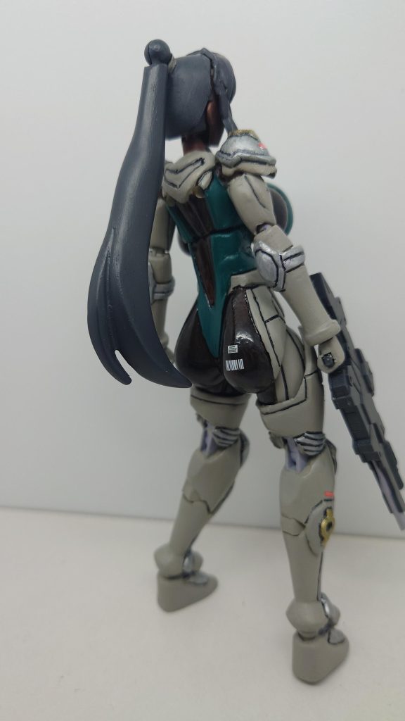 胸とお尻にお触り厳禁のCAUTIONマーク付けてます（笑）