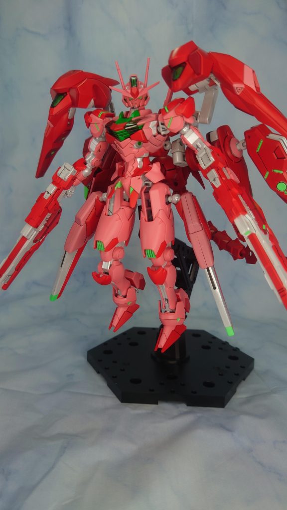 使った色(G = ガイアノーツ、C = クレオス、T = タミヤ)サフ:G EVOグレー、EVOピンク赤1:G コーラルピンク赤2:C モンザレッド赤3:G ローズディープレッド関節:G Ex-ホワイト → G パールシルバー胸緑::G Ex-ホワイト → G クリアグリーン蛍光部分:G Ex-ホワイト → G 蛍光グリーン赤1スミ入れ:T スミ入れブラウン他スミ入れ:T スミ入れブラック関節部分トップコート:G EX-クリアー他トップコート:G EX-セミグロスクリアープレミアム