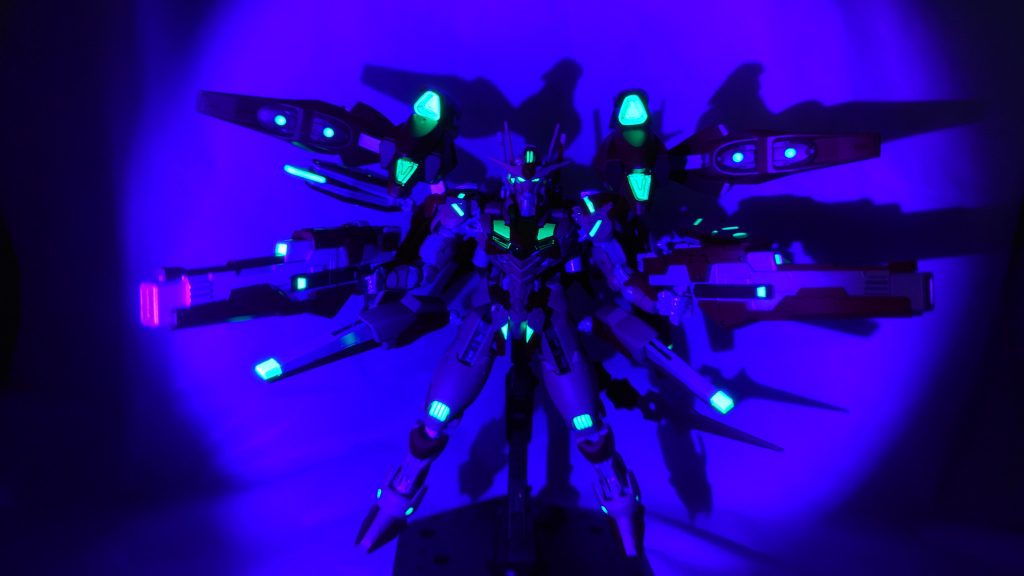 光らせました。妖精要素がなくなるほどの禍々しさがたまらないです