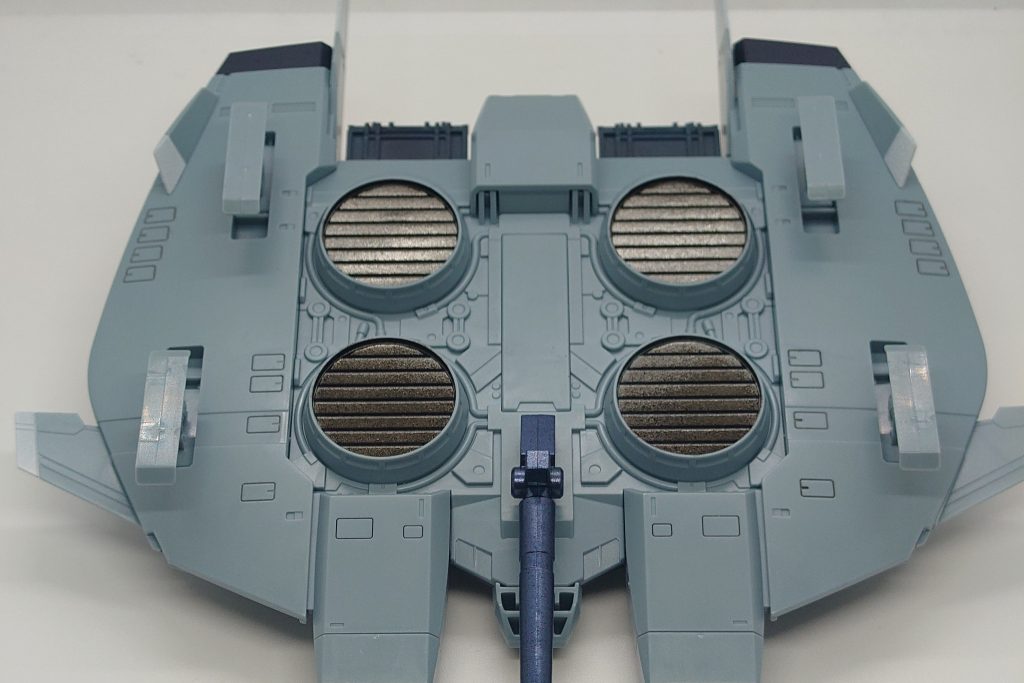 裏側もガンダムマーカーで一部塗装してます。最後まで見て頂きありがとうございます！