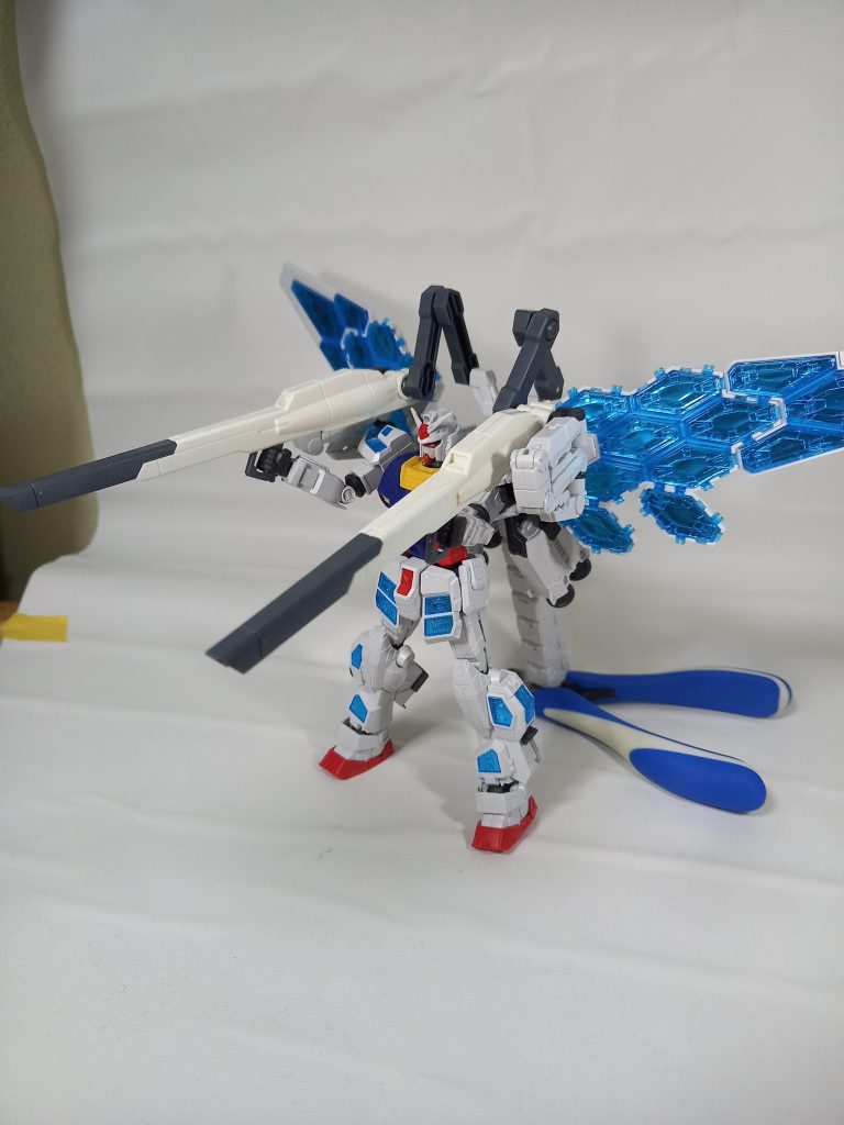 万博ガンダム–2枚目/制作者：disk