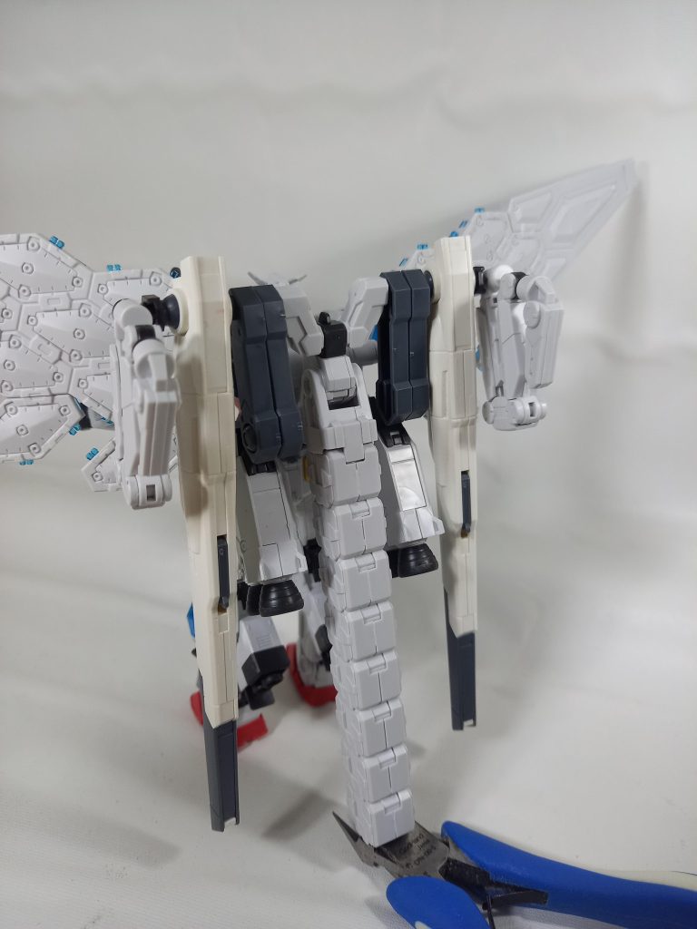 万博ガンダム–3枚目/制作者：disk