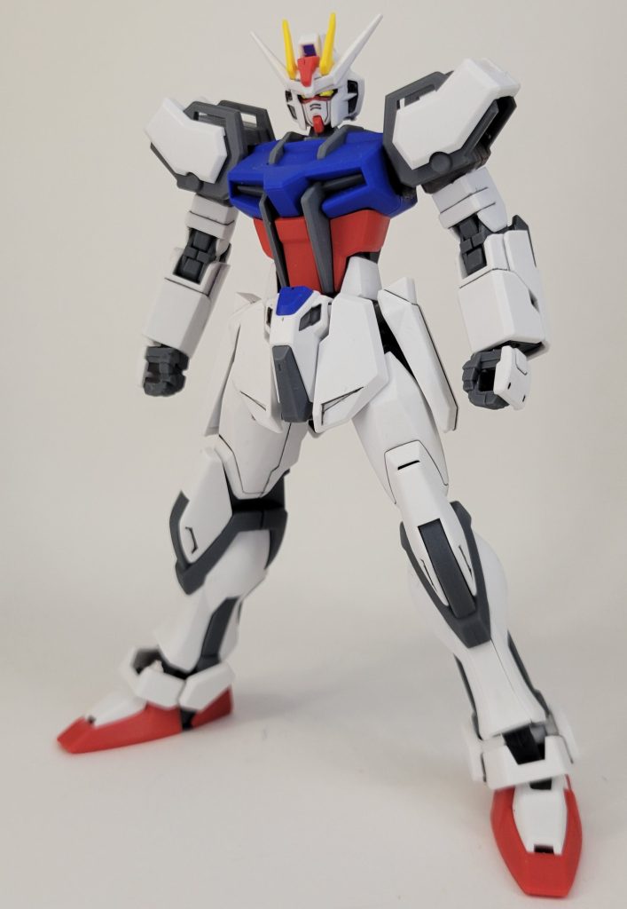 可動範囲を拡げる改造…ではなく以前作成したデュエルアサルトシュラウド・バスターとパーツを一緒にして。並べた際に違和感がでないようにするのが目的になります。