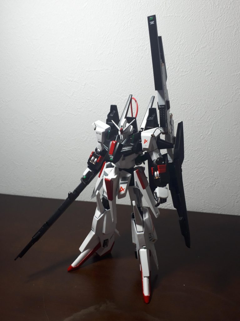 ZⅡが再販されたら、もう一度同じように作り直したいです💦いろんなパーツも無くなってまして💦バズーカやら、変形パーツやら💦 無計画すぎて、正直塗装もスミ入れも途中から面倒に💦💦日々勉強ですね💦 閲覧ありがとうございました!