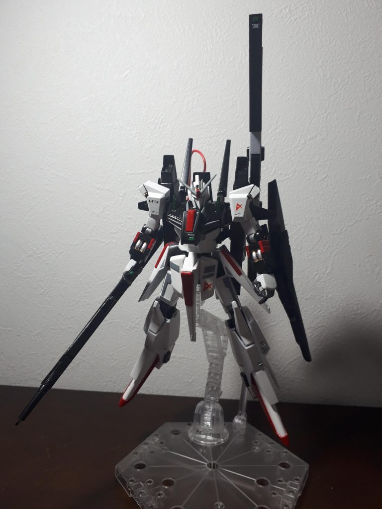 妄想したのは。。。○あのパイロットは、Zを好んでいた○ファンネルの試験機体そしたら、こうなりました(笑) スタイルをZガンダムに寄せたかったので、色々大変でした💦例のごとく、一旦組んであるキットを切ったり、貼ったり、詰めて、伸ばして、整形して。。。