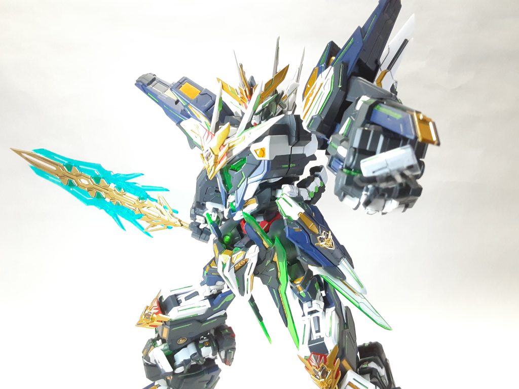 天覇曹操ウイングの武器を持たせて本体がかなりデカイのでデカ武器がよく似合います