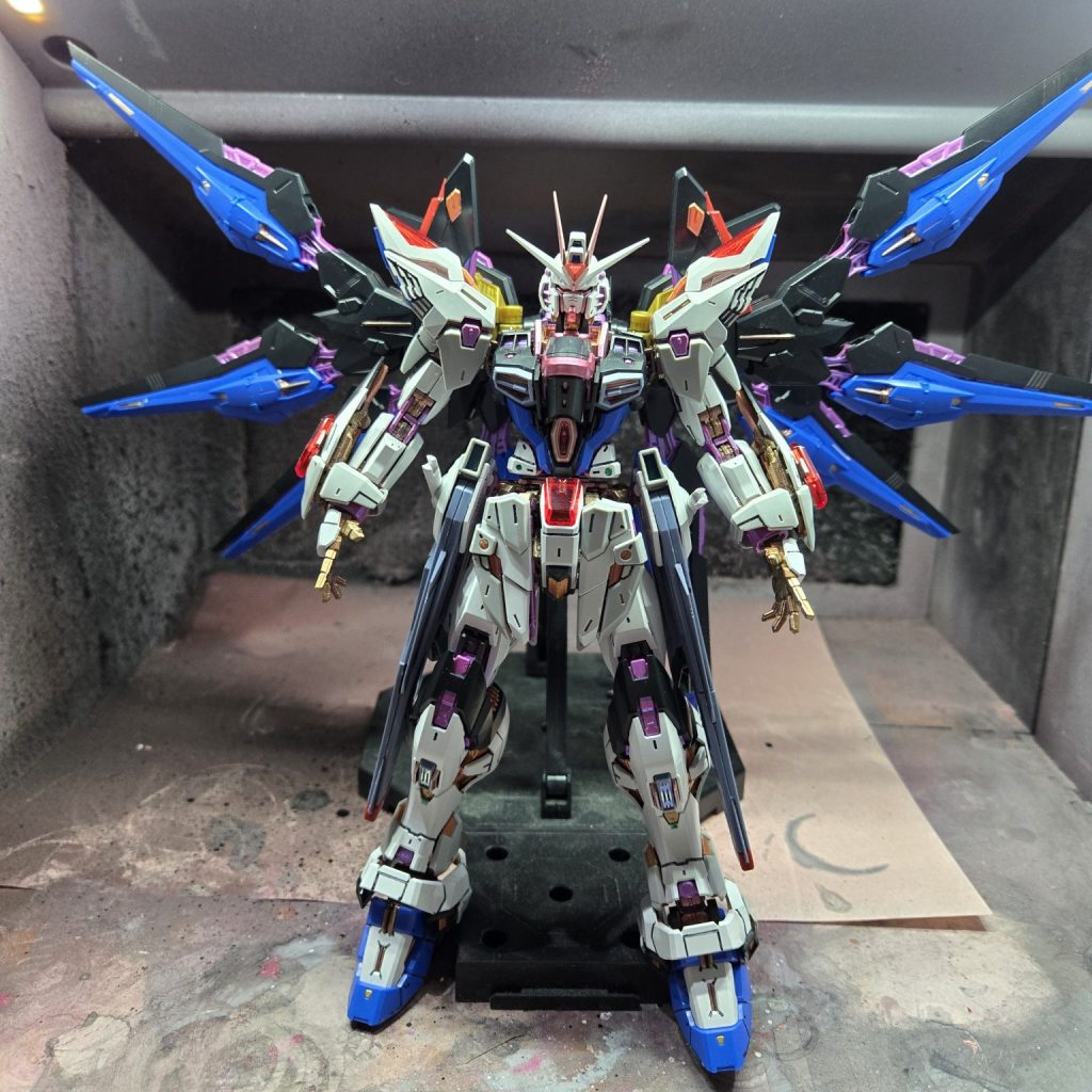 【改造 全塗装】MGEXストライクフリーダム セフィロス＆ロクサス イメージ MGEX ストライクフリーダムガンダム 塗装完成品 | Beli pada
