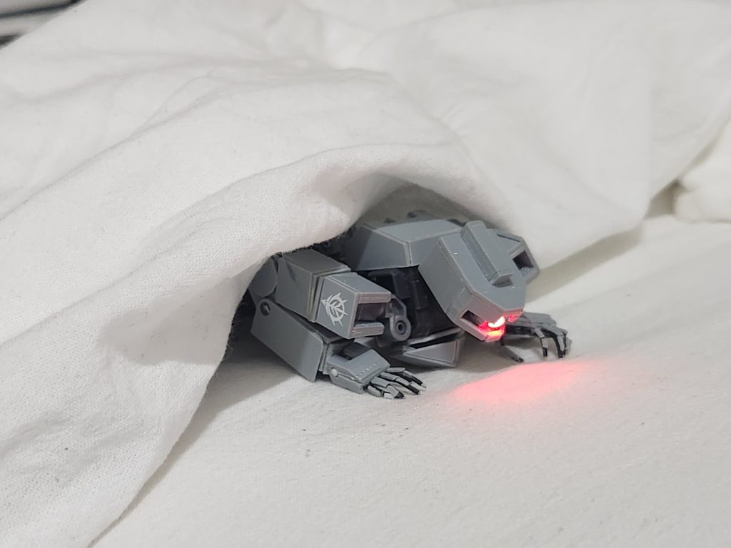 作業用機としてデザインしていたので、武装は基本的に持たせてません ですが今後、作業用の装備を増やしていくつもりです それと2号機の作成も考えています