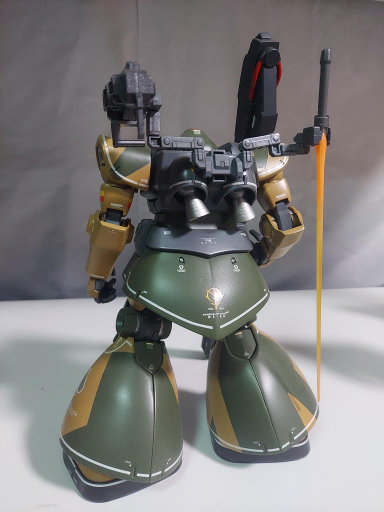 うしろビルダーズパーツ(サマーキャンペーン?RX78用?)を使用しましたサーベルは最初は腰にラックを造って装備させてたんですが脇が閉まらないのでプラ板で塞ぎま酢た(;´Д`)