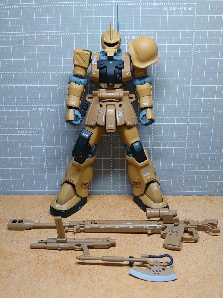 兵装。シンプルです。本物と違いビームライフルではない物理弾仕様なので ランドセルもシンプルです。w  