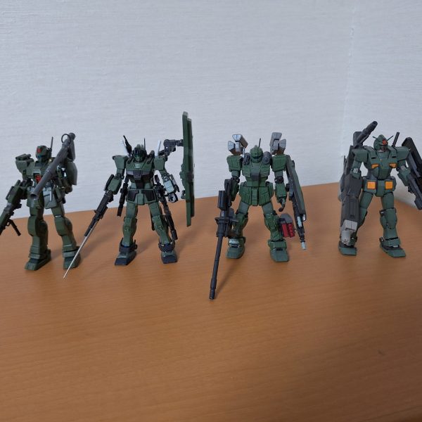 地球連邦陸軍特殊作戦群強襲第１小隊です。