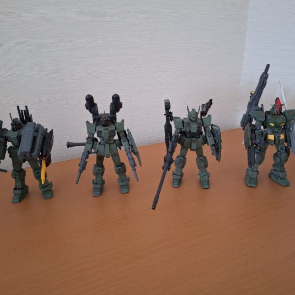 地球連邦陸軍特殊作戦群強襲第２小隊です。