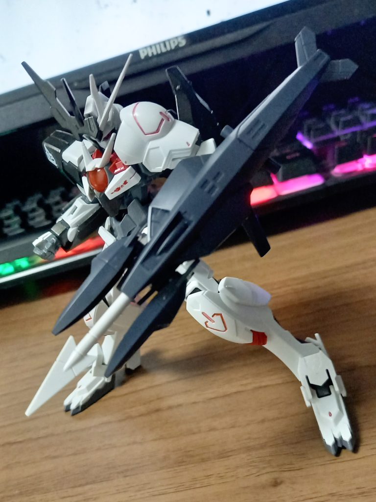 メルクワンウェポンズは一目見た時から腕に装着してパイルバンカーにしたらかっこいいだろうな...と思ってたので、今回軸を追加して装着してみました！個人的にめちゃくちゃ気に入ってます！