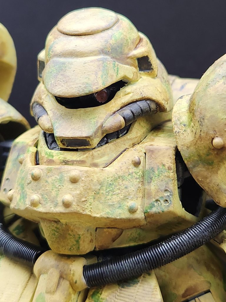 モノアイは可動式毎回くりぬかない方がSD的には見映えがいいとわかっていても抜いてしまう