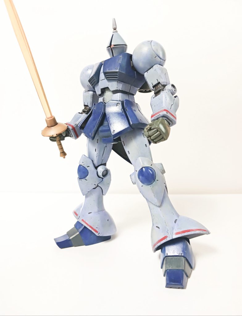 皆さんが仰る通り、文句のつけようがない素晴らしい神キット。小学生の時に作った旧キット300円ギャンしか知らなかったので、あまりのカッコ良さに正直ビビりました😄