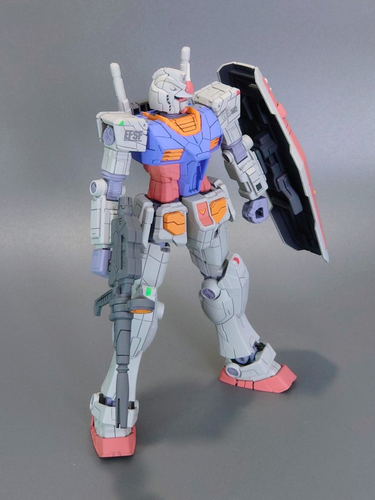 肉抜き等、値段相応なところもありますがRG並みのディテールのガンダムが手軽に手に入るのは嬉しいですね。G3カラーや仕上げ方を変えてまた作ってみたいです。