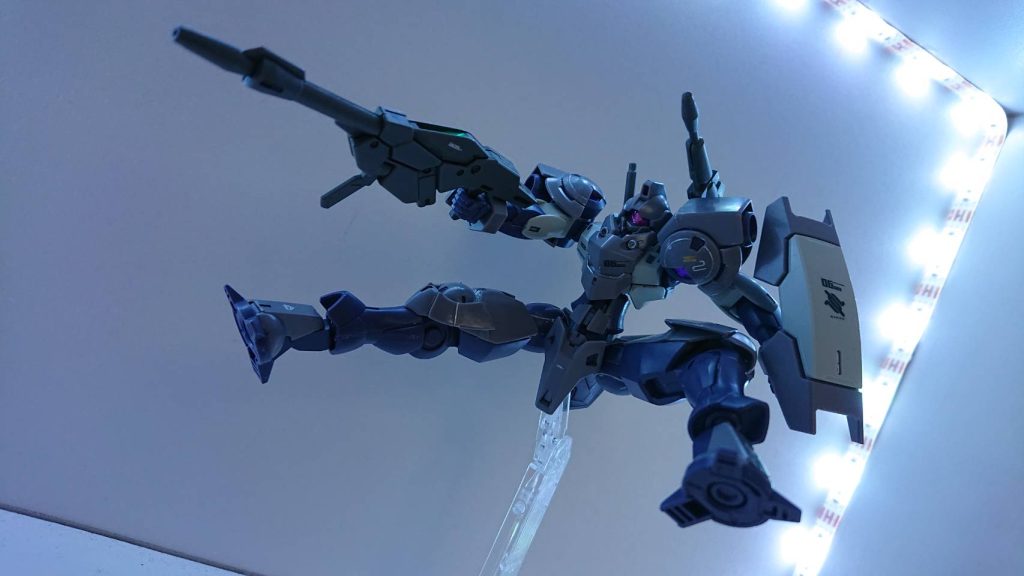 兄貴ポジが乗ってればやりそうなポーズ。一斉射撃ってのは良いもんですな。