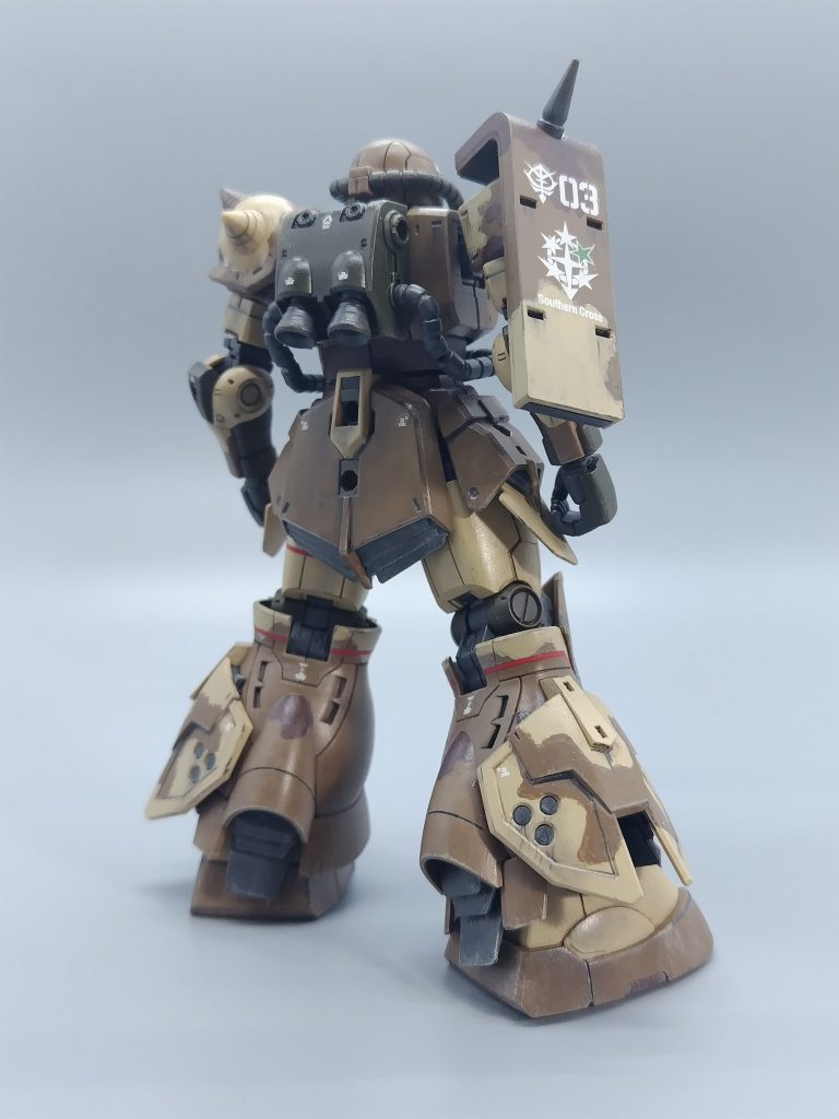 ひざ下は深く曲げるために引き出し機構が付いてます。ずっと右足伸ばしたまま撮影しちゃってました。