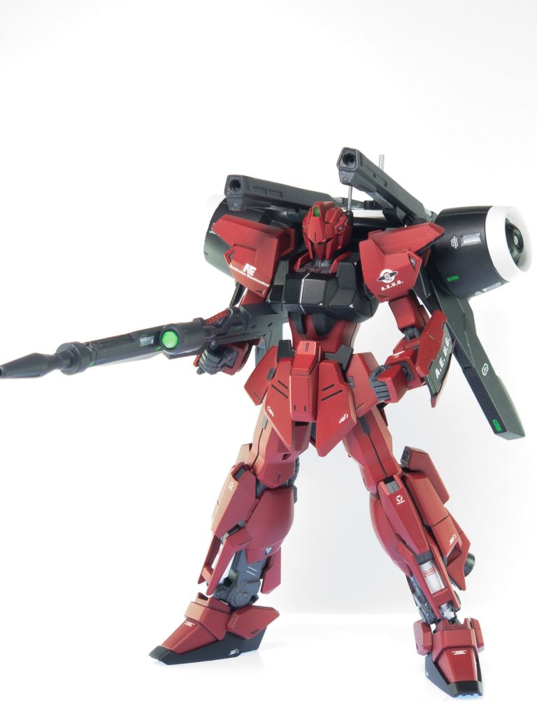 デミバーディングのふくらはぎスラスターのデザインが百式に合うと思い百式のふくらはぎを切断しデミバーディングの物に置き換えすねのシリンダーをプラ棒プラパイプから新造。