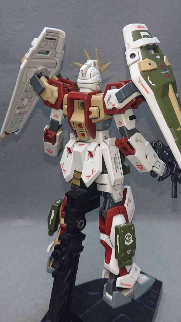 使用した塗料タミヤカラースプレー・ジャーマングレイ・ゴールド・ヘイズグレイ・ダルレッド・ガンメタル・ライトサンドエアーモデルスプレー・ダークグリーン(RAF)