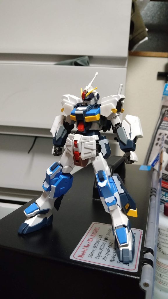 塗装前。両腕部はフルスクラッチの増加アーマー。ライトアーマー参考にしたら発売した。磁石でシールドと接続