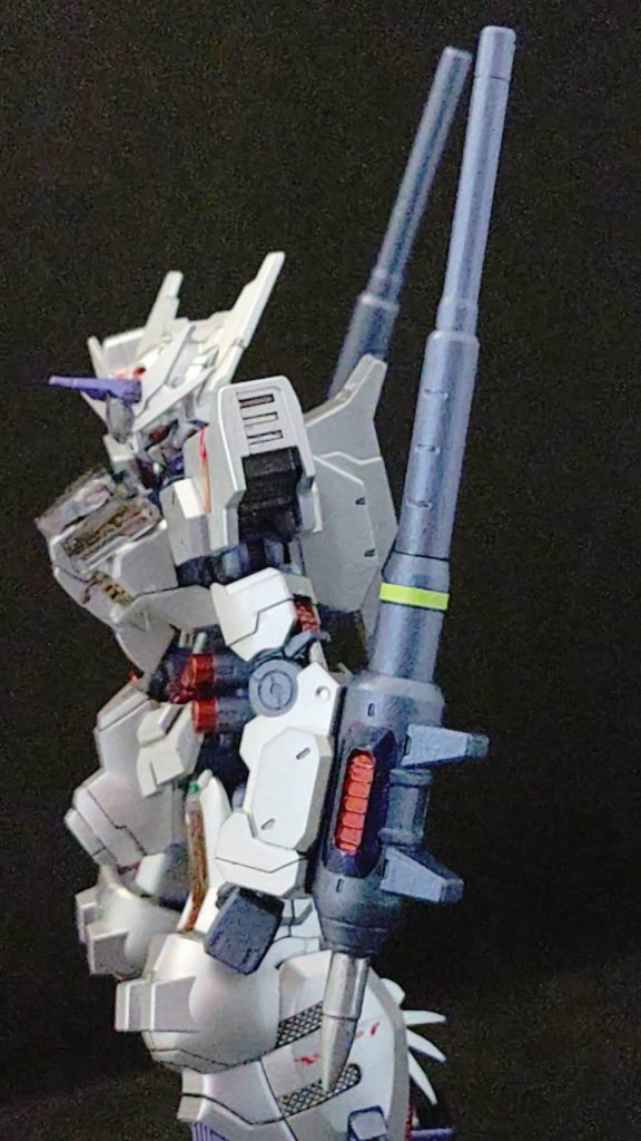 武装初期設定はトンファーですが、パイルバンカー風に小改造炸薬式は変わらず、密着からの一撃必殺的なスタイル