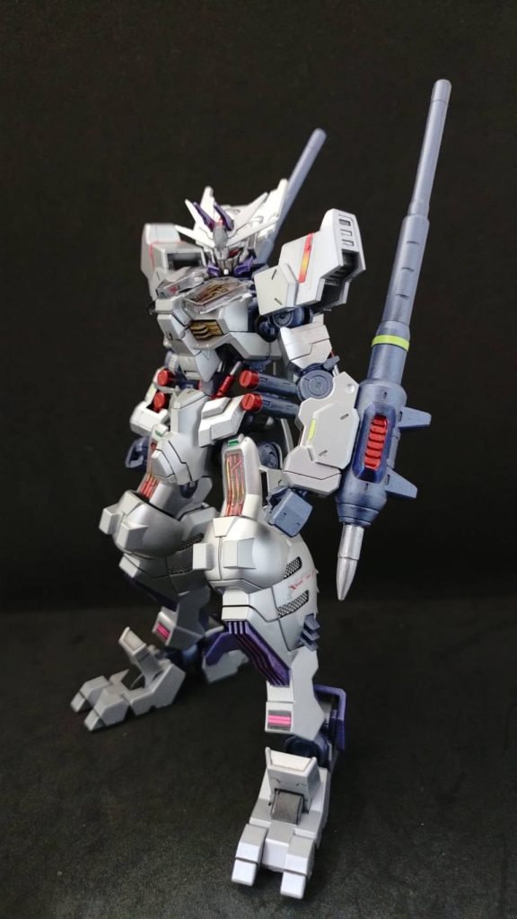 全体②基本色はリーフシルバーフレームはガンメタ+メタリックブルー差し色にメタルパープル