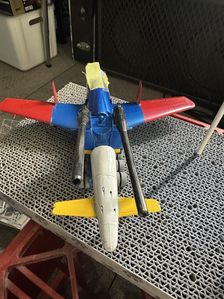 どこかで見たカラーリングにしてみました。そして、なんか物足りない......うーん、後ろになんかつけて見よっか