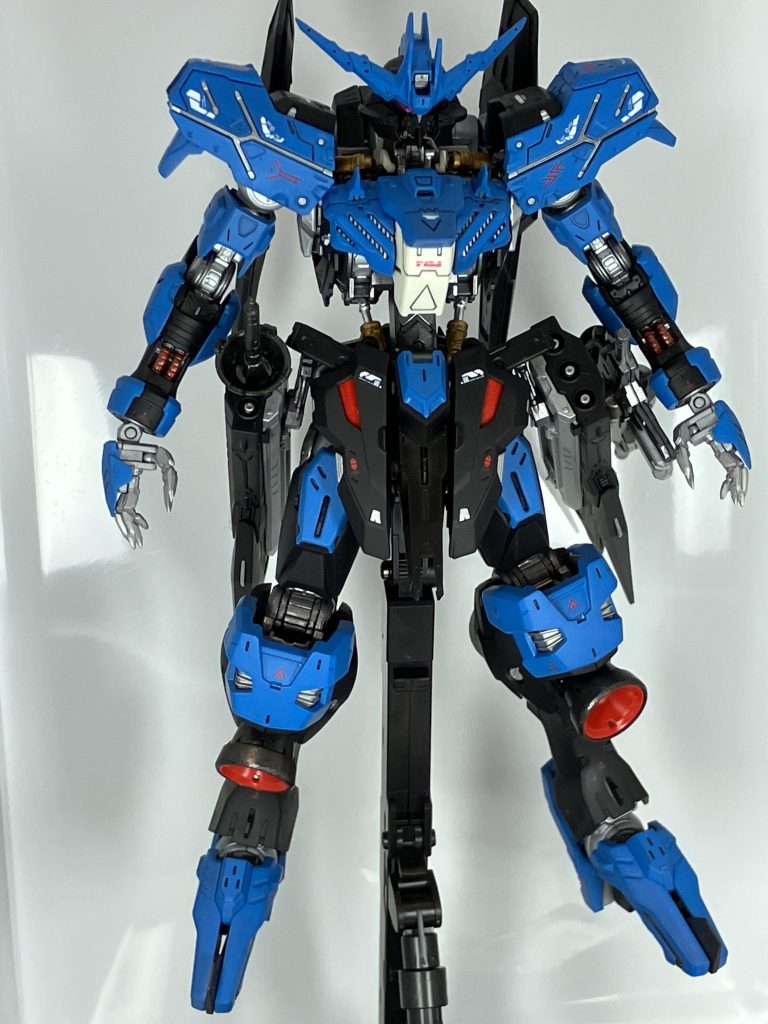 デカールは既存のものもかっこよかったですが余白がきになったので、アシタのデカールを使用しました!とてもかっこよくてほかのパターンのデカールも欲しくなりました!