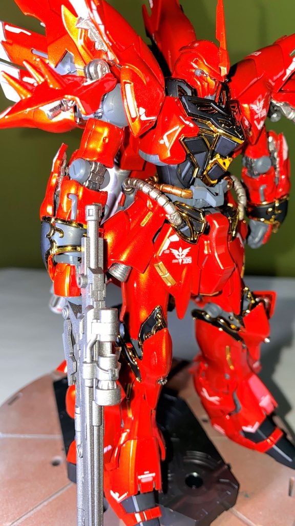 ライフルはガンメタル。スジボリと墨入れは無し。