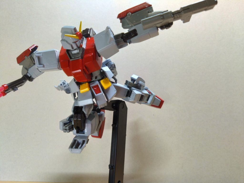 使用キットはベースが陸戦型ガンダムで、脚部がリバイヴBD2を、武器や腰部、膝はガンヴォルヴァを、背中にはペイルの脚の追加ブースターみたいなかっこいいやつとジーラインのバックパックを使いました。他はジャンクなどなど。塗料は水性ホビーカラーのつや消しレッド、明灰白色(1)、軍艦色(1)、メタルブラック、スカイブルーとアクリジョンのイエローを使いました。 次回は近頃興味のあるVtuber専用機、みたいなのを作ろうかなと思ってます。