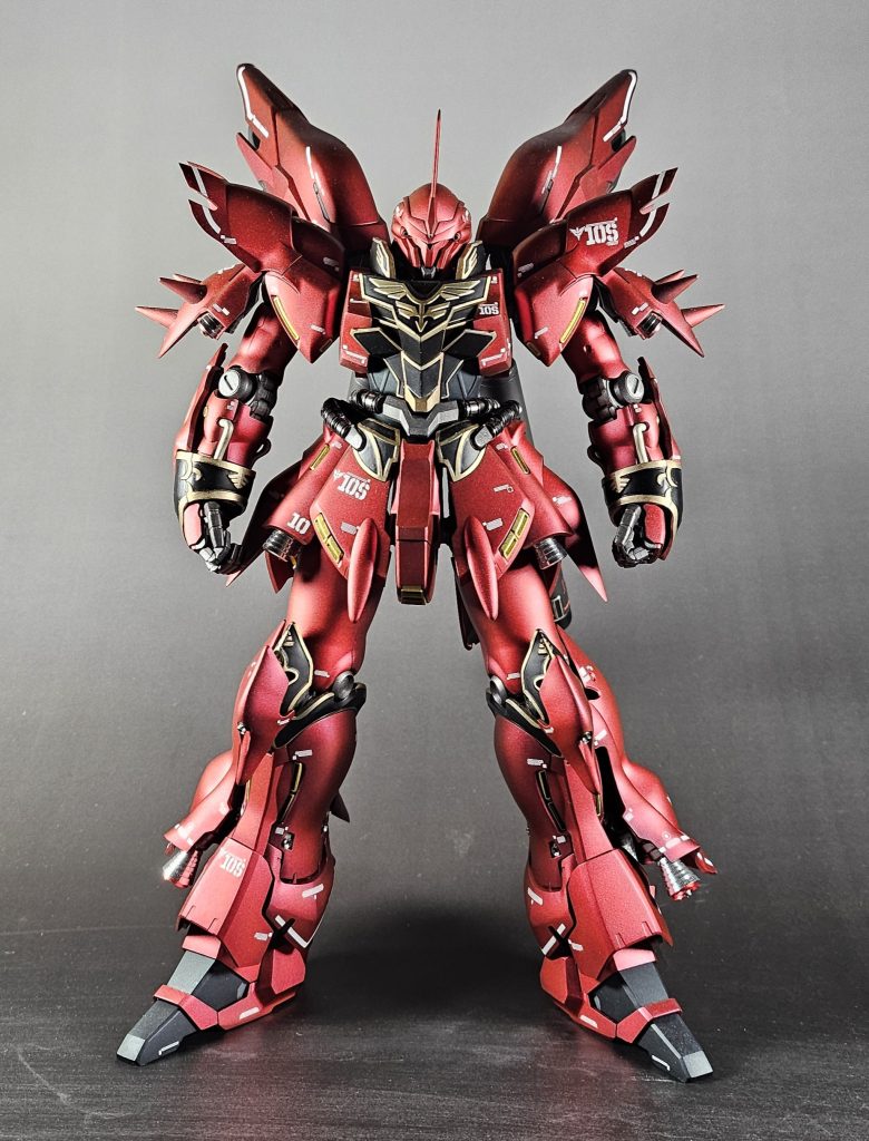 どーしても作ってみたかったシナンジュ様です。先ずは素立ち。