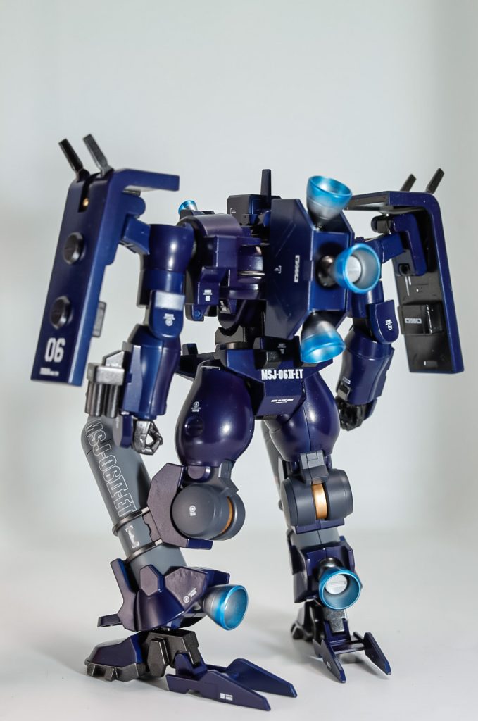 バックショット。足のブースターの付け根のところヒケが出てますね…（ーー；）気が付かなかった…