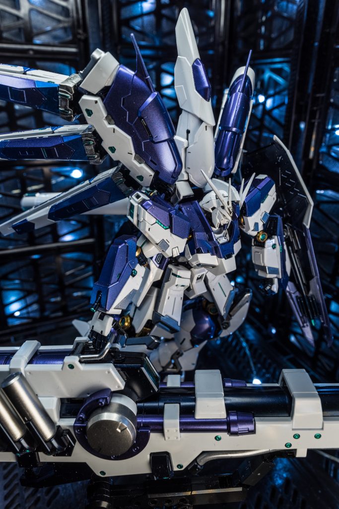 ボディの紫はガイアノーツの038_プライマリーメタリックレッドと039_プライマリーメタリックブルーを混ぜた物ボディの白はガイアノーツ031_アルティメットホワイト