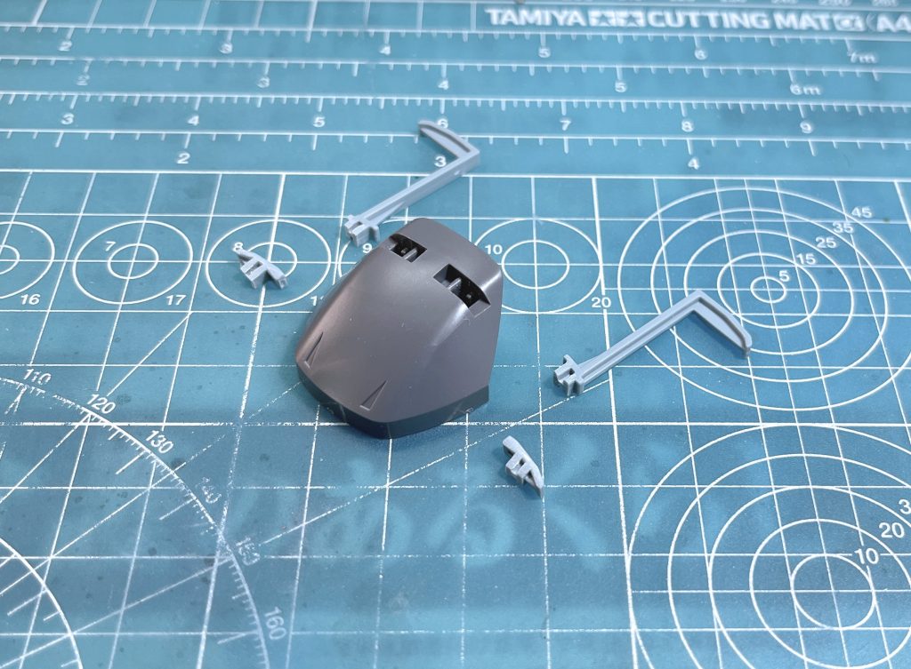 ハンドルグリップの差し込みダボは、短くカットしておくと抜き差しがしやすくなります。