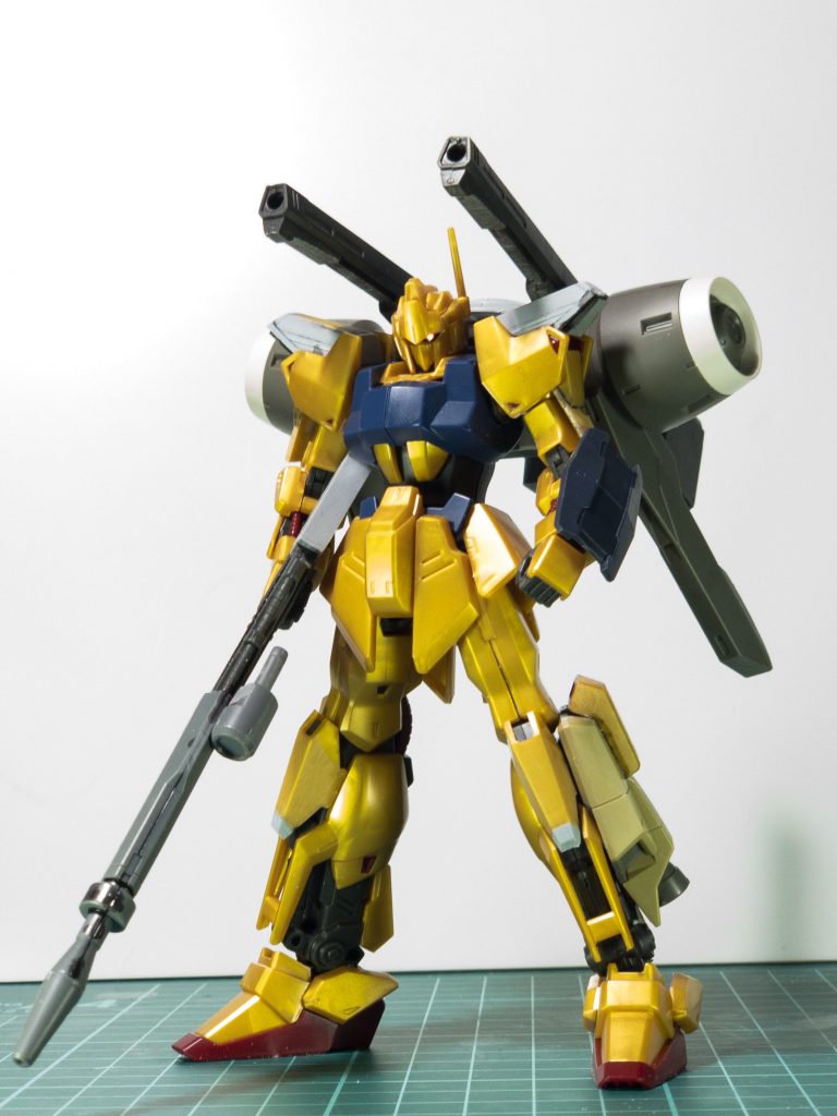 製作中の画像肩が百式のままだとバックパックのボリュームに負けていたのでプラ板で自作、膝も延長。 最近X(旧Twitter)を新しくしたので興味のある方はプロフィールからフォローおねがいします!