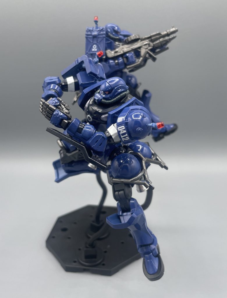 ショルダータックル!! パトランプが割れそう!!w