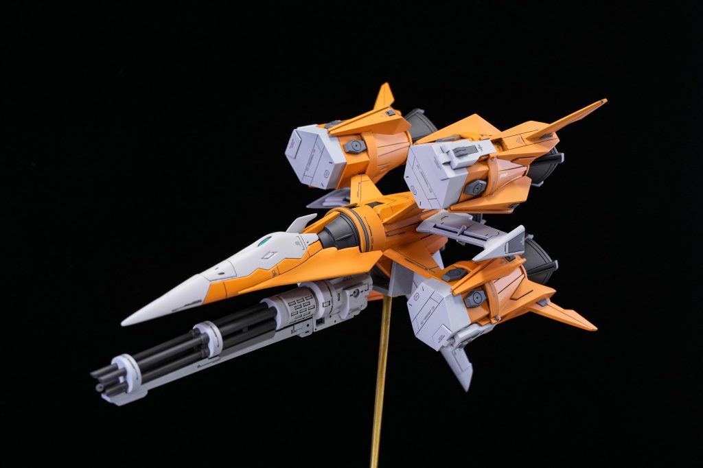 ガンバレルストライカー単体1/144のがガンバレルストライカーを参考に制作