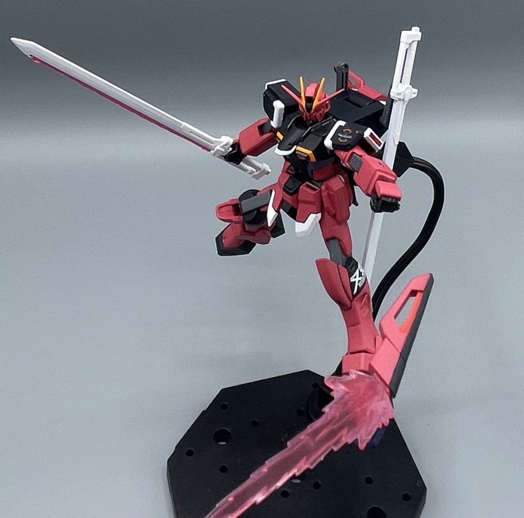 ブーメラン投擲！！　ビームのエフェクトも派手で、なかなか良い造りになっています。