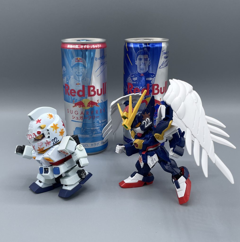 ブラックアウト!レース・スタート!! レッドブルは、チームメイトのマックス・フェルスタッペン選手が4年連続ドライバーズ・チャンピオンを獲得している超名門です。 F1で、日本人ドライバーがトップチームに乗るのは初めてのことです。日本モータースポーツ界の歴史が動く瞬間に、我々は立ち会っているのかもしれません。 角田選手の為に、私が出来ることは応援くらいですが、こうして私の愛するガンダムと絡めることで、少しでも若き日本の才能が世の中に広がれば良いなと思います。           さぁ、舞台は整いました!  新たなる翼を得て、翔べ!角田選手!  最後までご覧いただき、ありがとうございました(*^^*)