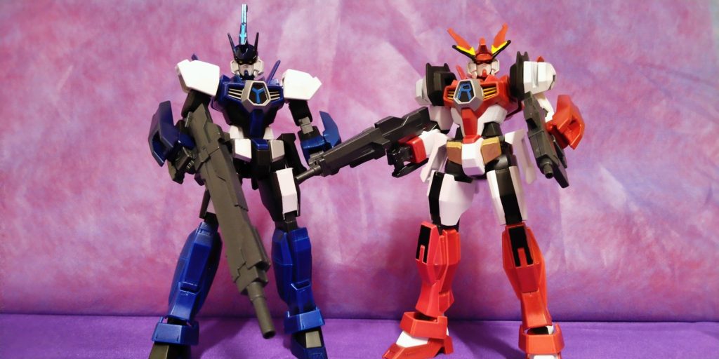 気づいた方がいらっしゃるかもしれないが、モデルは「ウルトラマンR/B」より兄弟ウルトラマンのウルトラマンロッソとウルトラマンブル。ガンダムAGE-RとガンダムAGE-Yは、おもに特撮ヒーローシリーズに登場した兄弟ヒーローを参考に開発したウェアで戦う。