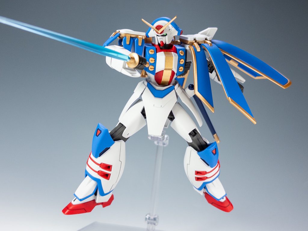 フェンシングっぽく。腕がよく動くので様になりますね。