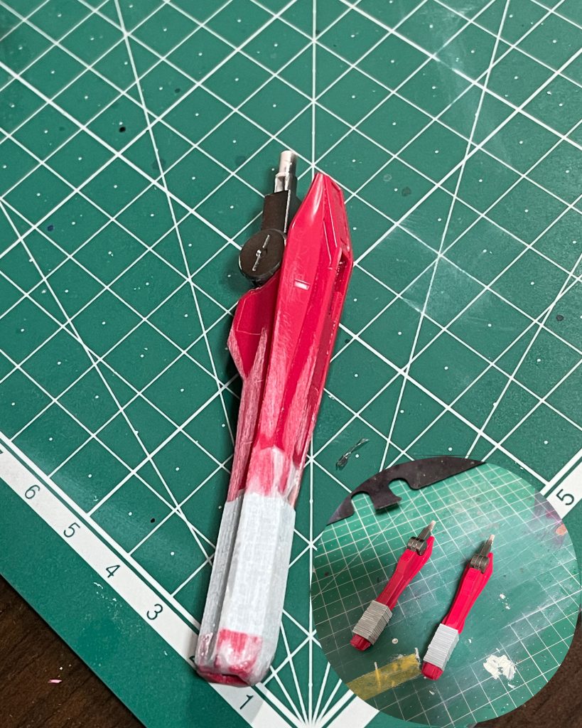 実は腕をプラ板で2cm延長しました。よりガンダムっぽくないガンダムに。