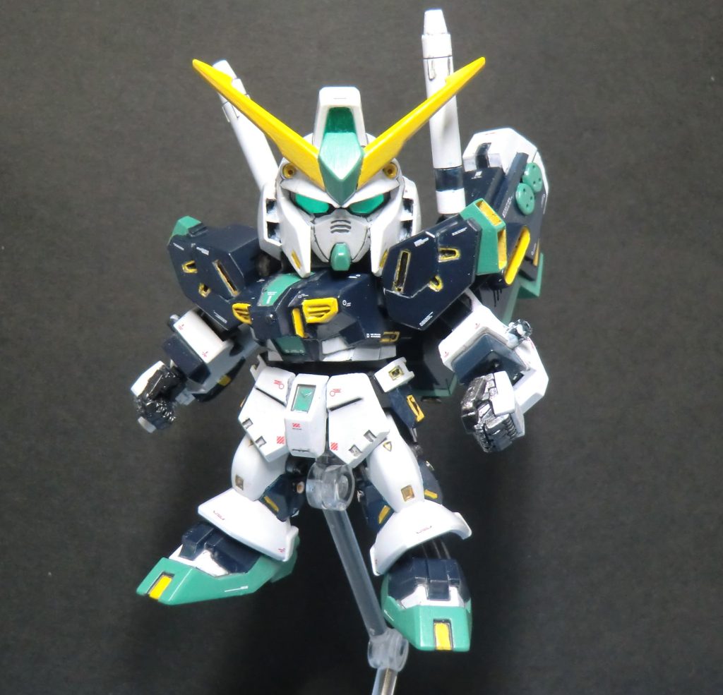 νガンダム大好きなんですよ。ということでちょこっとやるつもりがあれやこれやとつま先以外全てに手を加えることに。　ツノを塗った後に黄色じゃねぇだろ…って気が付いたけど放置。完成してから思ったけど、ツノの扱いが結構雑だったわ。