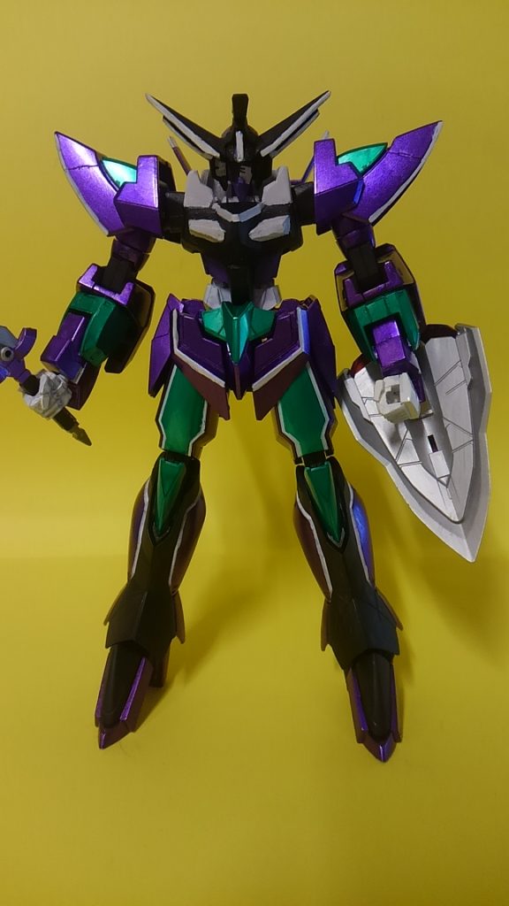 腕と足はリボーンズガンダムより。シールドはガンダムレギルスから、剣はグレイズリッター？から流用。